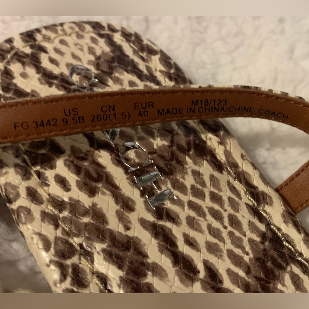 Coach Jazmin Sandal - Size 9.5B - Picture 15 of 15
